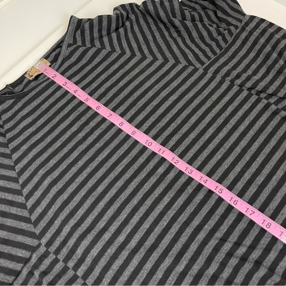 Karakorum Shirt Womens Large XL Black Gray Striped Tunic Round Neck - Picture 9 of 10